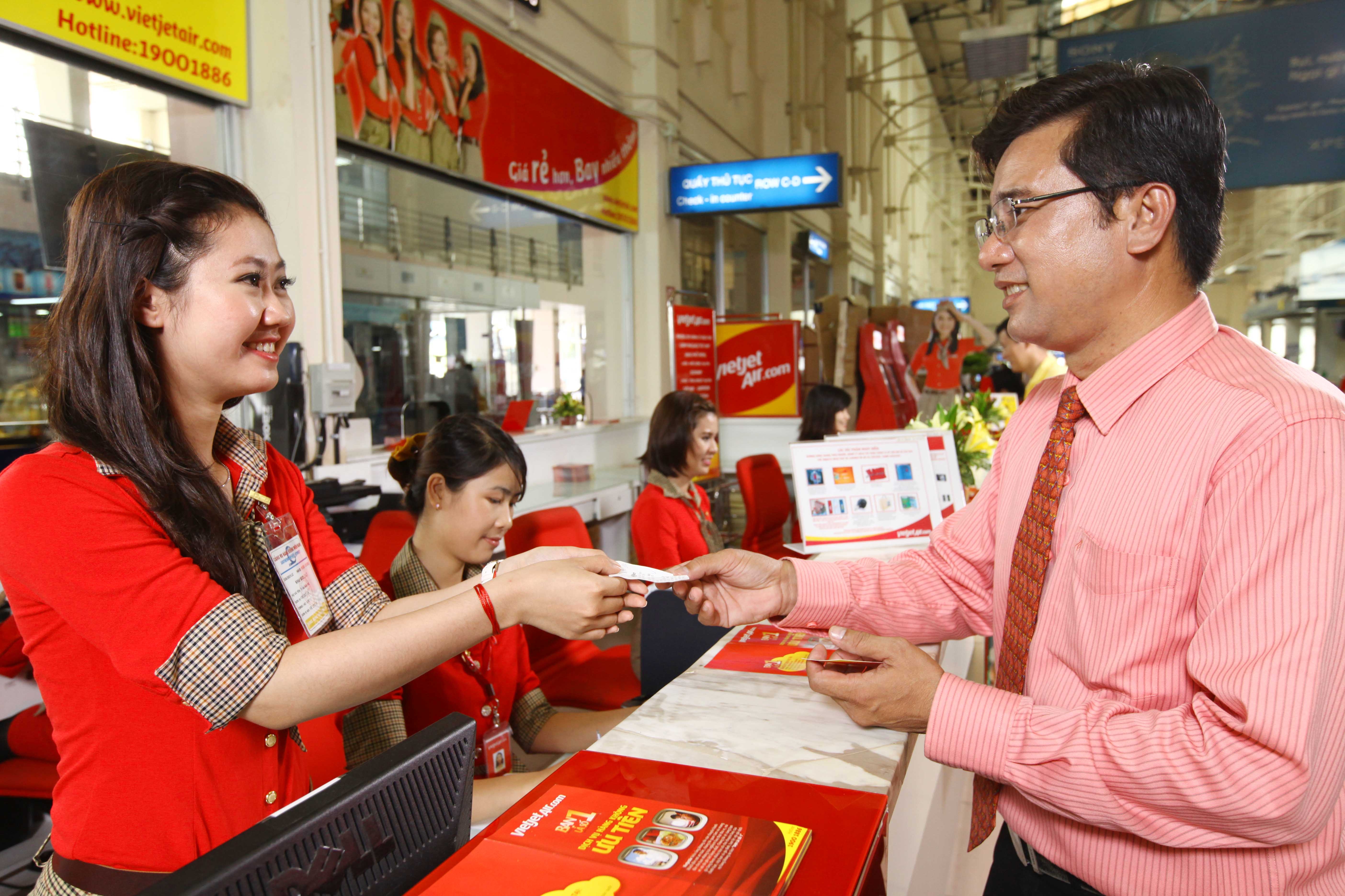 Để trở thành nhân viên bán vé máy bay, Bạn cần gì?